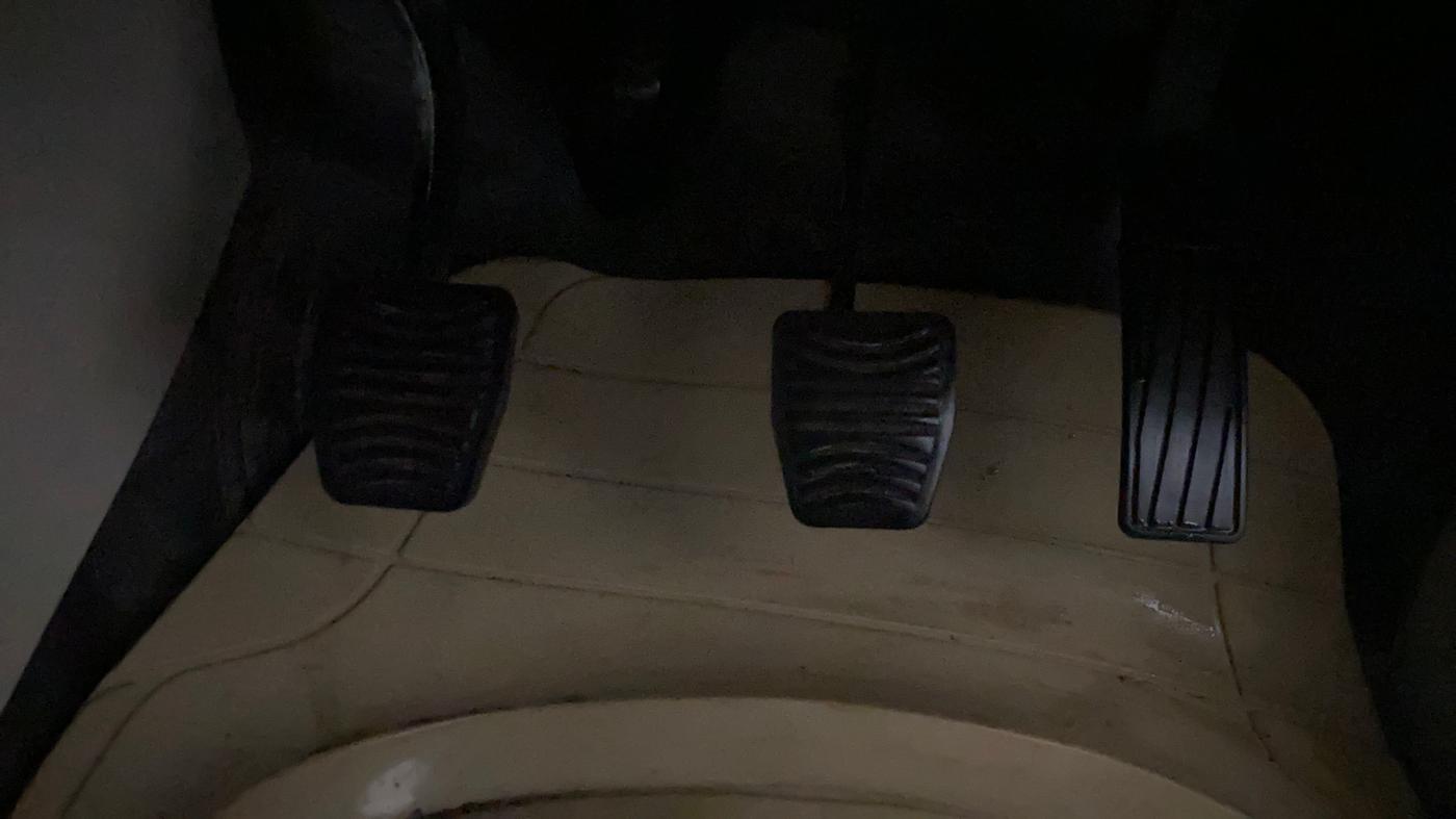 2022 Mahindra XUV300 W6 1.5 Diesel, Diesel, Manual, 45,133 km, Pedals