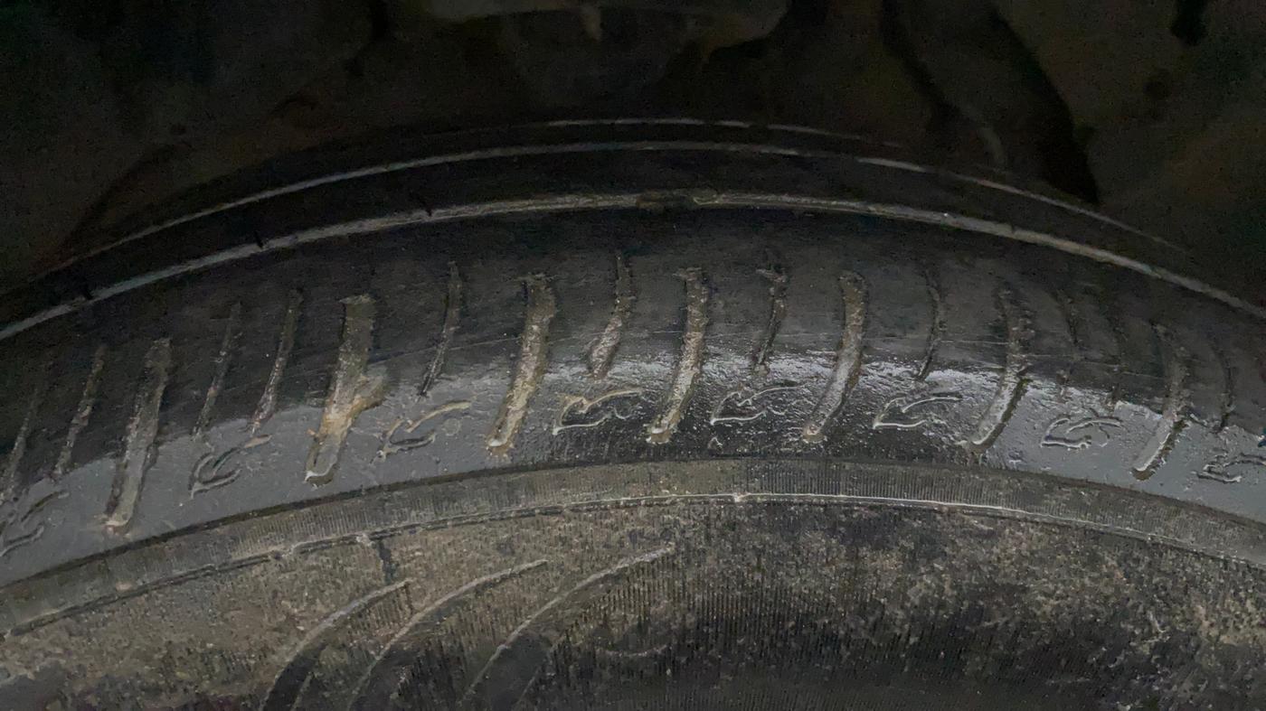 2022 Mahindra XUV300 W6 1.5 Diesel, Diesel, Manual, 45,133 km, Right Front Tyre Tread