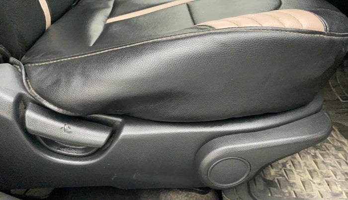 2014 Hyundai Xcent SX 1.2 (O), Petrol, Manual, 43,648 km, Driver Side Adjustment Panel