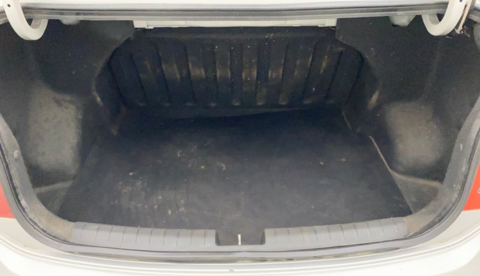 2014 Hyundai Xcent SX 1.2 (O), Petrol, Manual, 43,648 km, Boot Inside