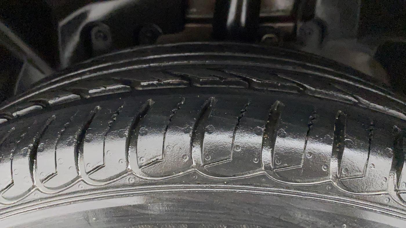 2016 Ford Ecosport TITANIUM+ 1.0L ECOBOOST, Petrol, Manual, 50,578 km, Left Front Tyre Tread