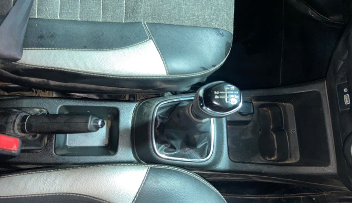 2019 Renault Kwid RXT 1.0 (O), Petrol, Manual, 42,088 km, Gear Lever