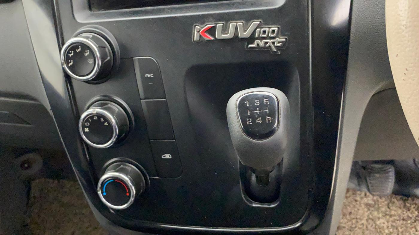 2017 Mahindra KUV 100 NXT K2 P 6 STR, Petrol, Manual, 71,972 km, Gear Lever