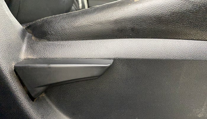 2017 Mahindra KUV 100 NXT K2 P 6 STR, Petrol, Manual, 71,972 km, Driver Side Adjustment Panel