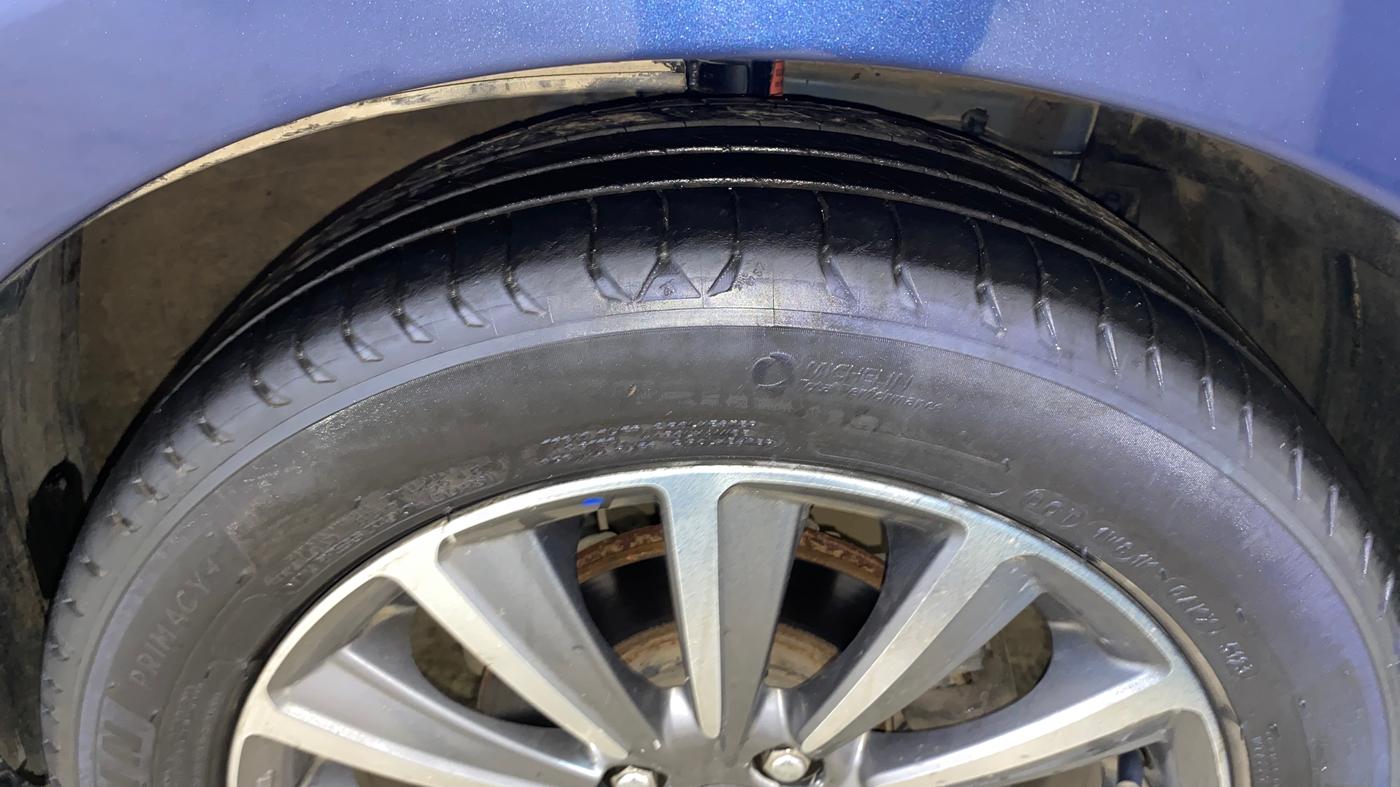 2019 Maruti Ciaz ALPHA  AT 1.5 SHVS PETROL, Petrol, Automatic, 91,080 km, Right Front Tyre Tread