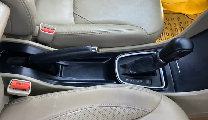 2019 Maruti Ciaz ALPHA  AT 1.5 SHVS PETROL, Petrol, Automatic, 91,080 km, Gear Lever