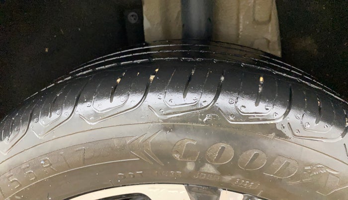 2022 MG ASTOR SHARP 1.5 MT, Petrol, Manual, 34,052 km, Left Rear Tyre Tread