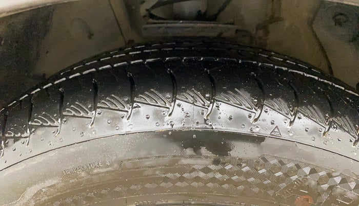 2022 MG ASTOR SHARP 1.5 MT, Petrol, Manual, 34,052 km, Left Front Tyre Tread