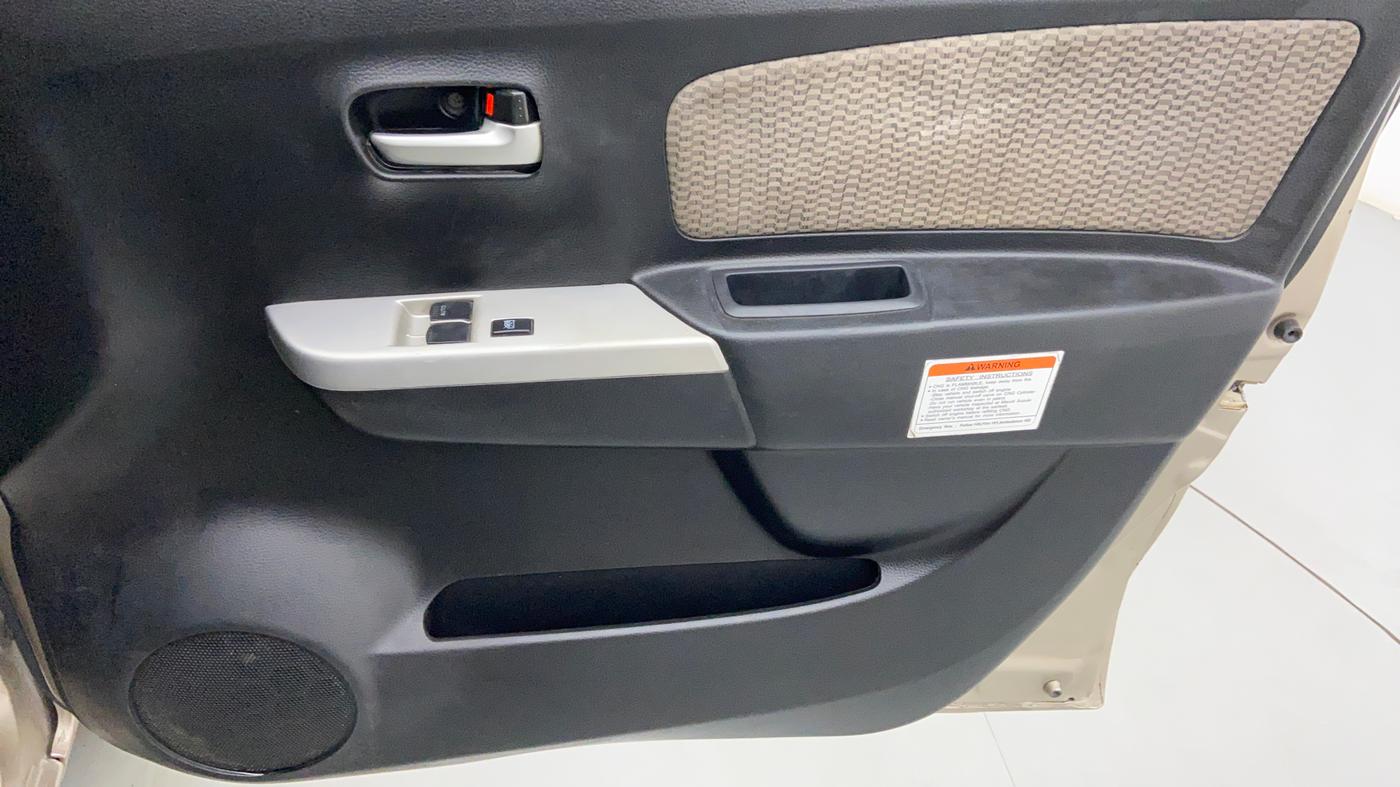 2015 Maruti Wagon R 1.0 LXI CNG, CNG, Manual, 81,322 km, Driver Side Door Panels Control