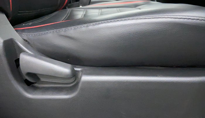 2015 Maruti Wagon R 1.0 LXI CNG, CNG, Manual, 81,322 km, Driver Side Adjustment Panel