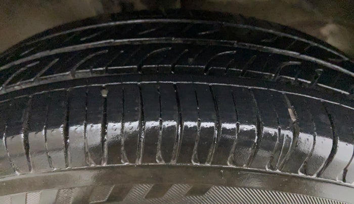 2015 Maruti Wagon R 1.0 LXI CNG, CNG, Manual, 81,322 km, Right Front Tyre Tread