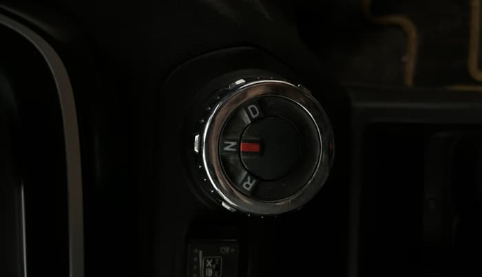 2018 Renault Kwid RXL 1.0 AMT, CNG, Automatic, 64,078 km, Gear Lever
