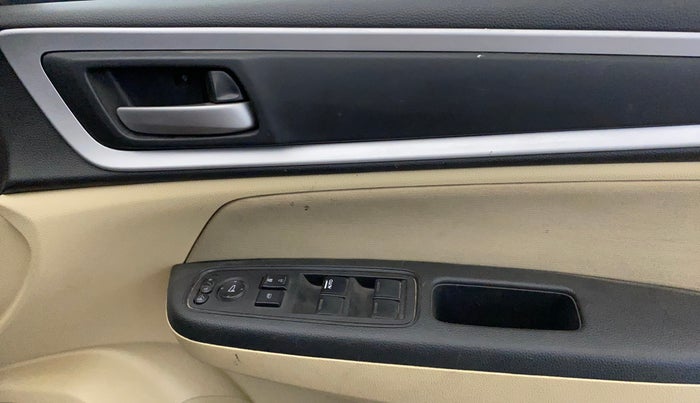 2023 Honda Amaze 1.2L I-VTEC S, Petrol, Manual, 21,593 km, Driver Side Door Panels Control