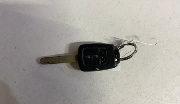 2023 Honda Amaze 1.2L I-VTEC S, Petrol, Manual, 21,593 km, Key Close Up