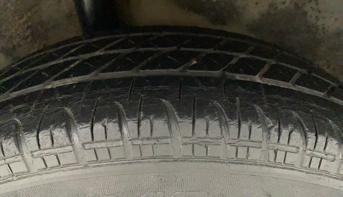 2014 Maruti Ritz VXI, Petrol, Manual, 57,273 km, Right Rear Tyre Tread