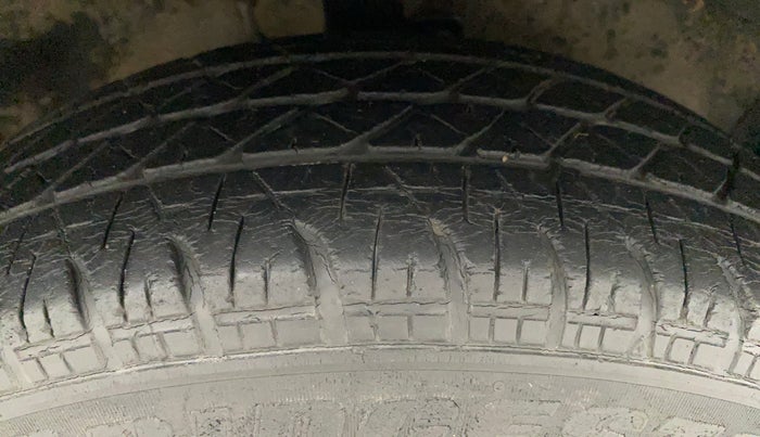 2014 Maruti Ritz VXI, Petrol, Manual, 57,273 km, Right Front Tyre Tread