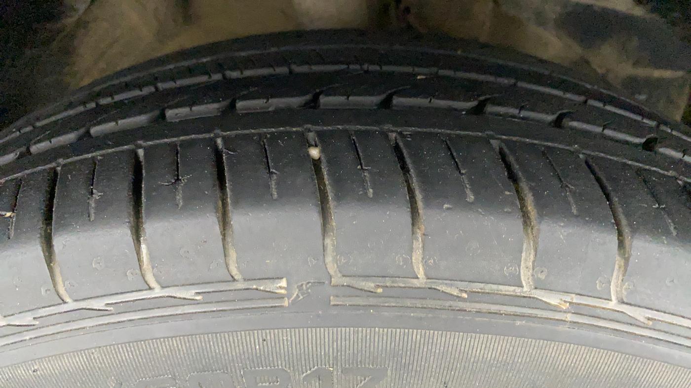 2019 MG HECTOR SHARP DCT PETROL, Petrol, Automatic, 35,582 km, Right Front Tyre Tread