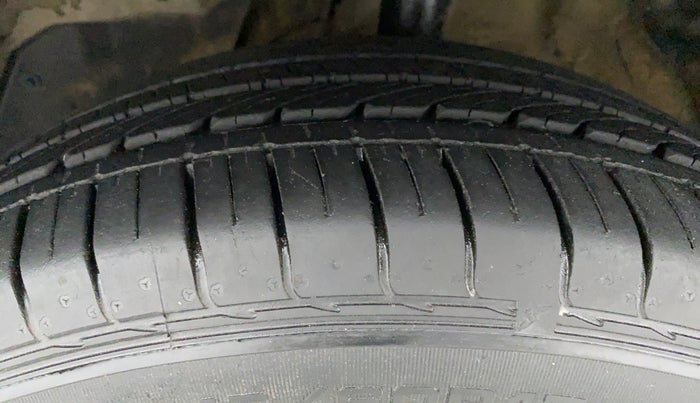 2019 MG HECTOR SHARP DCT PETROL, Petrol, Automatic, 35,582 km, Left Front Tyre Tread