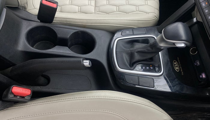 2020 KIA SELTOS HTX IVT 1.5 PETROL, Petrol, Automatic, 1,05,627 km, Gear Lever