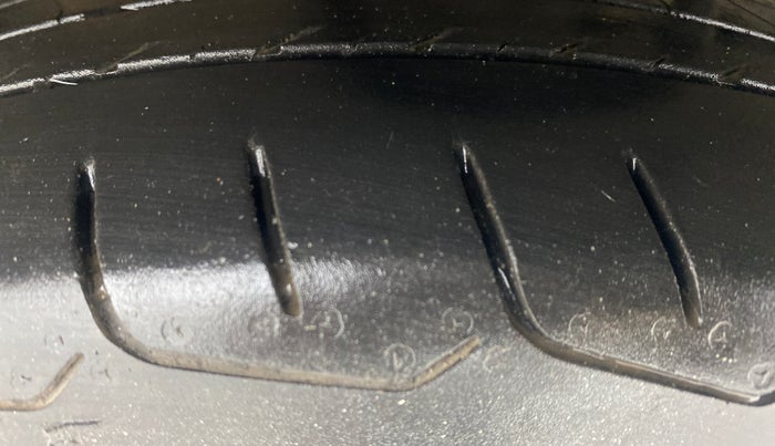 2020 KIA SELTOS HTX IVT 1.5 PETROL, Petrol, Automatic, 1,05,627 km, Left Front Tyre Tread