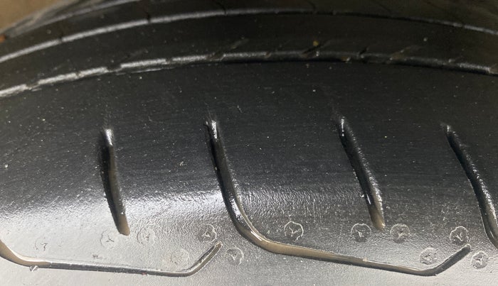 2020 KIA SELTOS HTX IVT 1.5 PETROL, Petrol, Automatic, 1,05,627 km, Right Front Tyre Tread