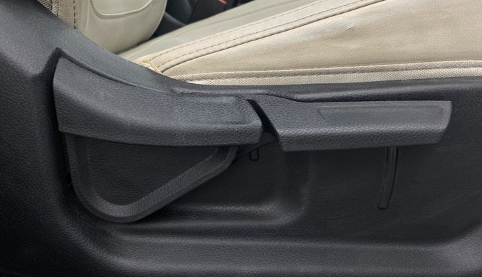 2020 KIA SELTOS HTX IVT 1.5 PETROL, Petrol, Automatic, 1,05,627 km, Driver Side Adjustment Panel