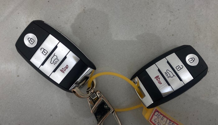 2020 KIA SELTOS HTX IVT 1.5 PETROL, Petrol, Automatic, 1,05,627 km, Key Close Up