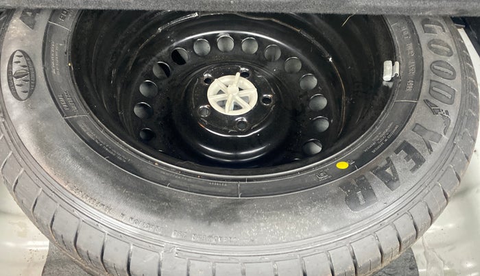 2020 KIA SELTOS HTX IVT 1.5 PETROL, Petrol, Automatic, 1,05,627 km, Spare Tyre