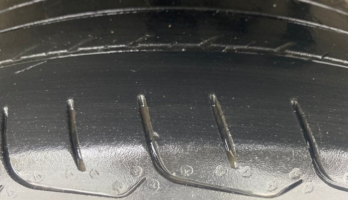 2020 KIA SELTOS HTX IVT 1.5 PETROL, Petrol, Automatic, 1,05,627 km, Left Rear Tyre Tread