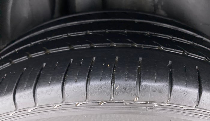 2018 Skoda Rapid 1.5 TDI AT STYLE PLUS, Diesel, Automatic, 33,945 km, Right Rear Tyre Tread