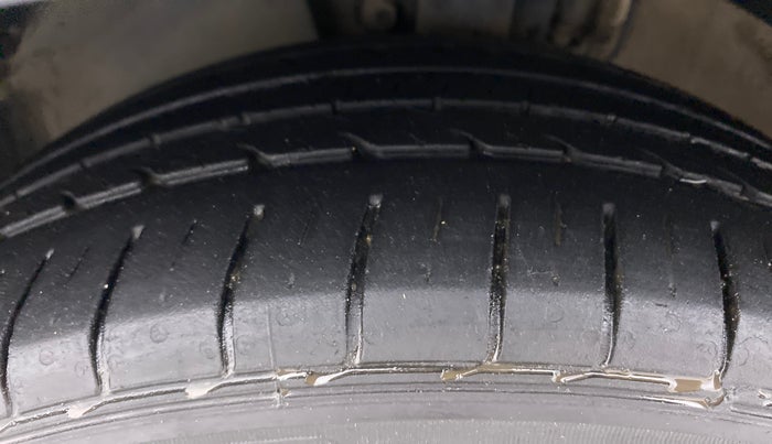 2018 Skoda Rapid 1.5 TDI AT STYLE PLUS, Diesel, Automatic, 33,945 km, Left Front Tyre Tread