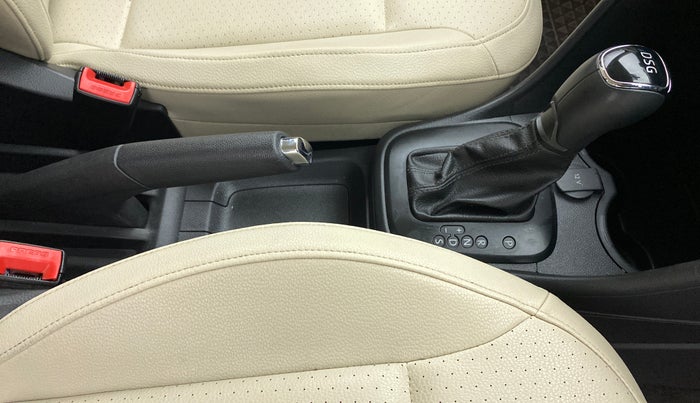 2018 Skoda Rapid 1.5 TDI AT STYLE PLUS, Diesel, Automatic, 33,945 km, Gear Lever