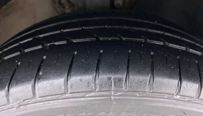 2018 Skoda Rapid 1.5 TDI AT STYLE PLUS, Diesel, Automatic, 33,945 km, Right Front Tyre Tread