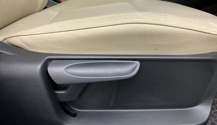 2018 Skoda Rapid 1.5 TDI AT STYLE PLUS, Diesel, Automatic, 33,945 km, Driver Side Adjustment Panel