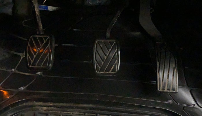 2017 Maruti Vitara Brezza ZDI, Diesel, Manual, 68,420 km, Pedals