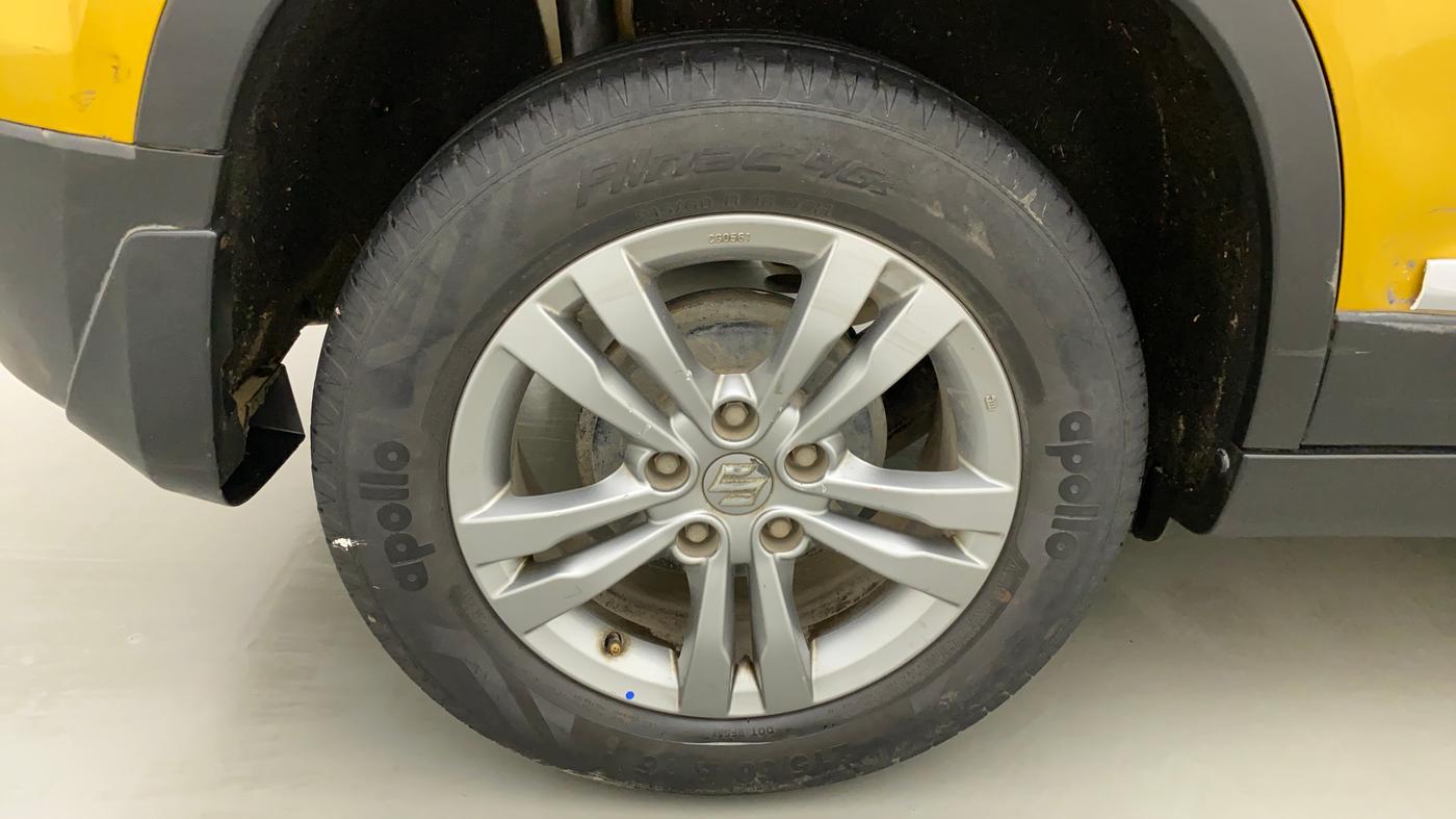 2017 Maruti Vitara Brezza ZDI, Diesel, Manual, 68,420 km, Right Rear Wheel