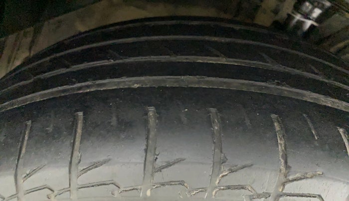 2017 Maruti Vitara Brezza ZDI, Diesel, Manual, 68,420 km, Right Front Tyre Tread