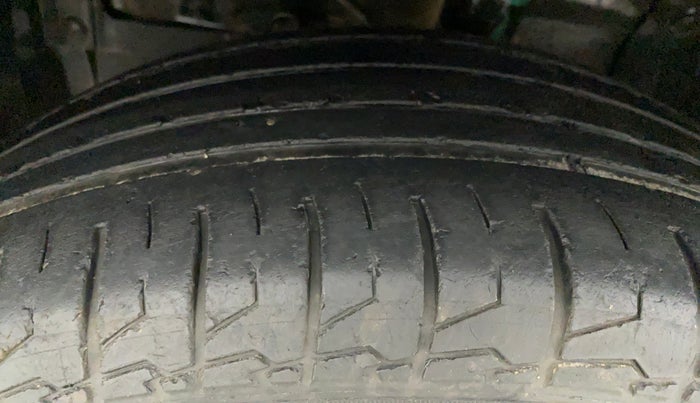2017 Maruti Vitara Brezza ZDI, Diesel, Manual, 68,420 km, Left Front Tyre Tread