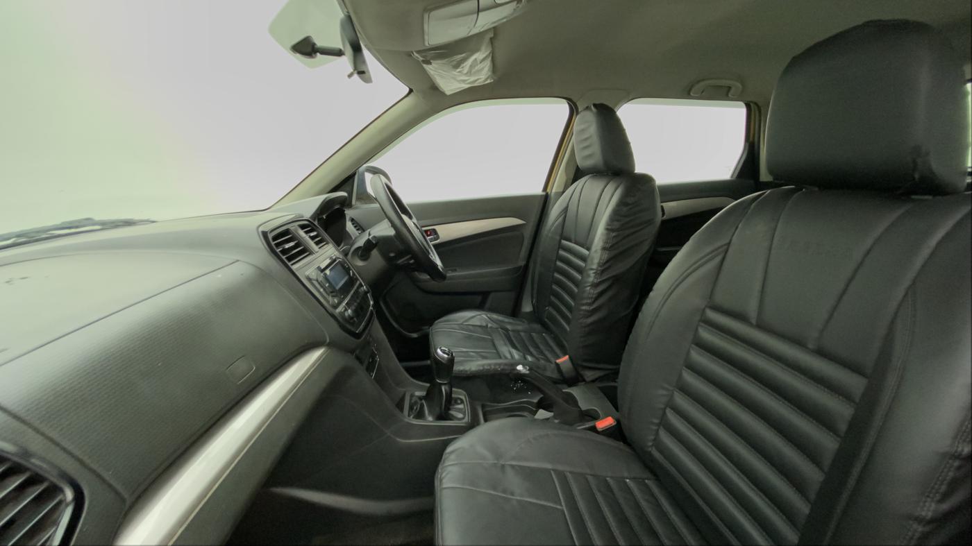 2017 Maruti Vitara Brezza ZDI, Diesel, Manual, 68,420 km, Right Side Front Door Cabin