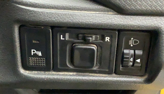 2017 Maruti Vitara Brezza ZDI, Diesel, Manual, 68,420 km, Dashboard - Headlight height adjustment not working