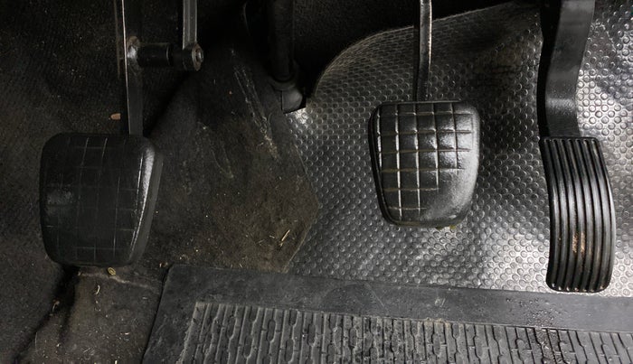 2015 Tata Sumo Gold EX, Diesel, Manual, 1,11,634 km, Pedals