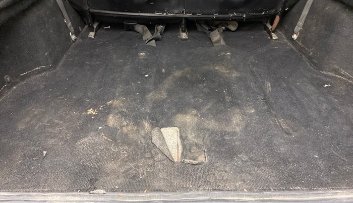 2015 Tata Sumo Gold EX, Diesel, Manual, 1,11,634 km, Boot Inside