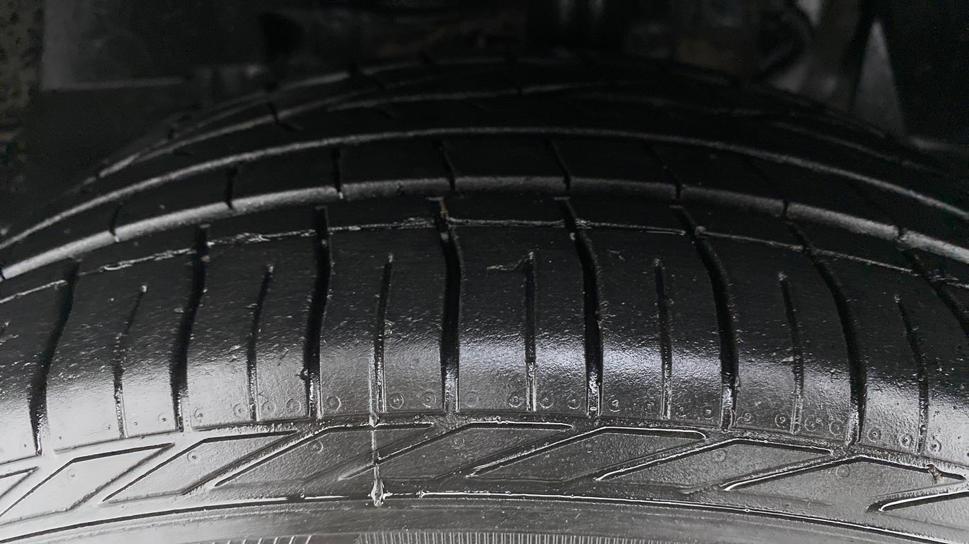 2020 Tata NEXON XZ+ OPT PETROL, Petrol, Manual, 20,734 km, Left Front Tyre Tread