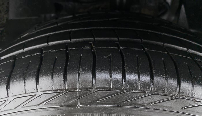 2020 Tata NEXON XZ+ OPT PETROL, Petrol, Manual, 20,734 km, Left Front Tyre Tread