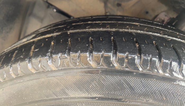 2023 Maruti Swift VXI AMT, Petrol, Automatic, 44,231 km, Left Front Tyre Tread