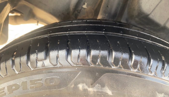 2023 Maruti Swift VXI AMT, Petrol, Automatic, 44,231 km, Right Rear Tyre Tread