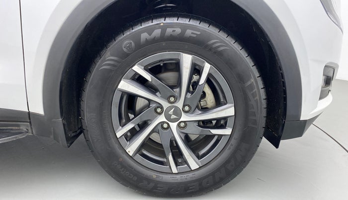2022 Mahindra XUV700 AX 5 P MT 5 STR, Petrol, Manual, 10,488 km, Right Front Wheel