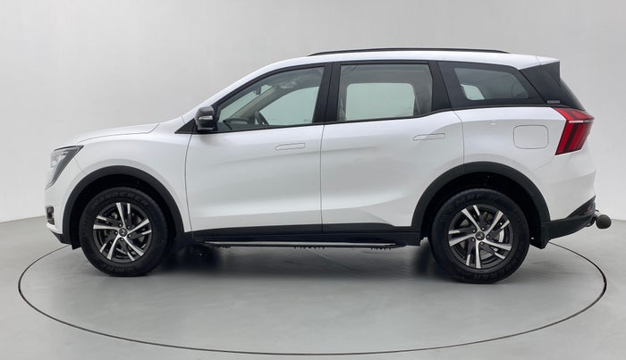 2022 Mahindra XUV700 AX 5 P MT 5 STR, Petrol, Manual, 10,488 km, Left Side