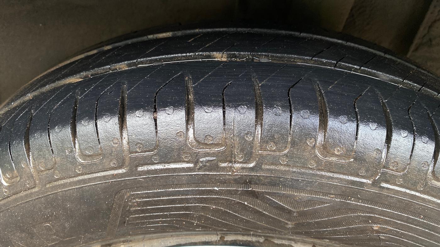 2019 Renault TRIBER RXZ, Petrol, Manual, 36,025 km, Left Rear Tyre Tread