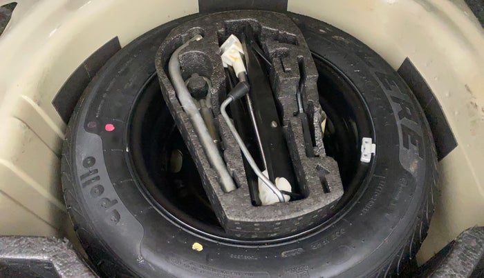 2012 Skoda Rapid ELEGANCE 1.6 TDI CR MT, Diesel, Manual, 72,503 km, Spare Tyre